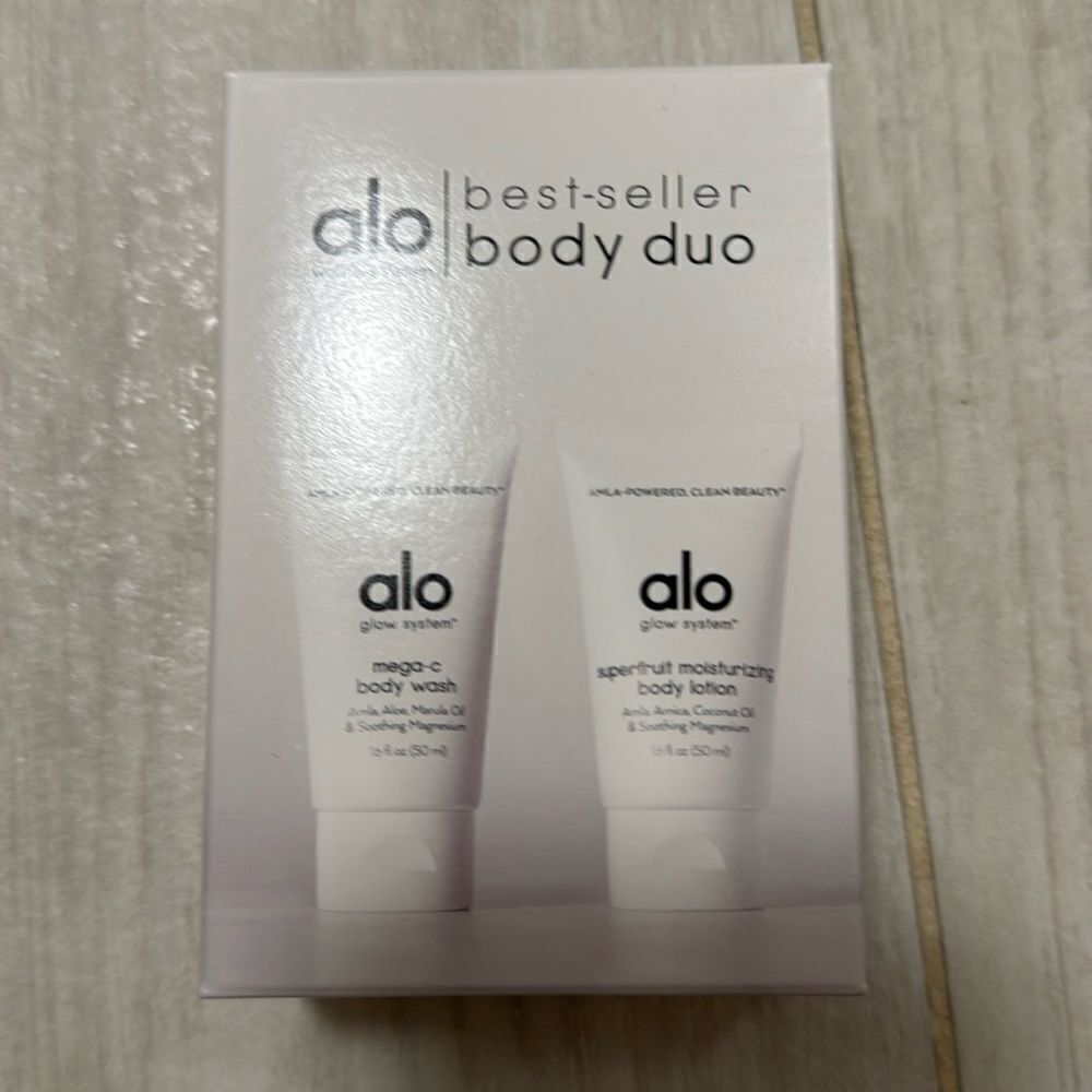 NWT Alo yoga body set